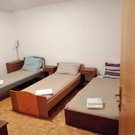 Ostanak kod kuće Arena Stozice